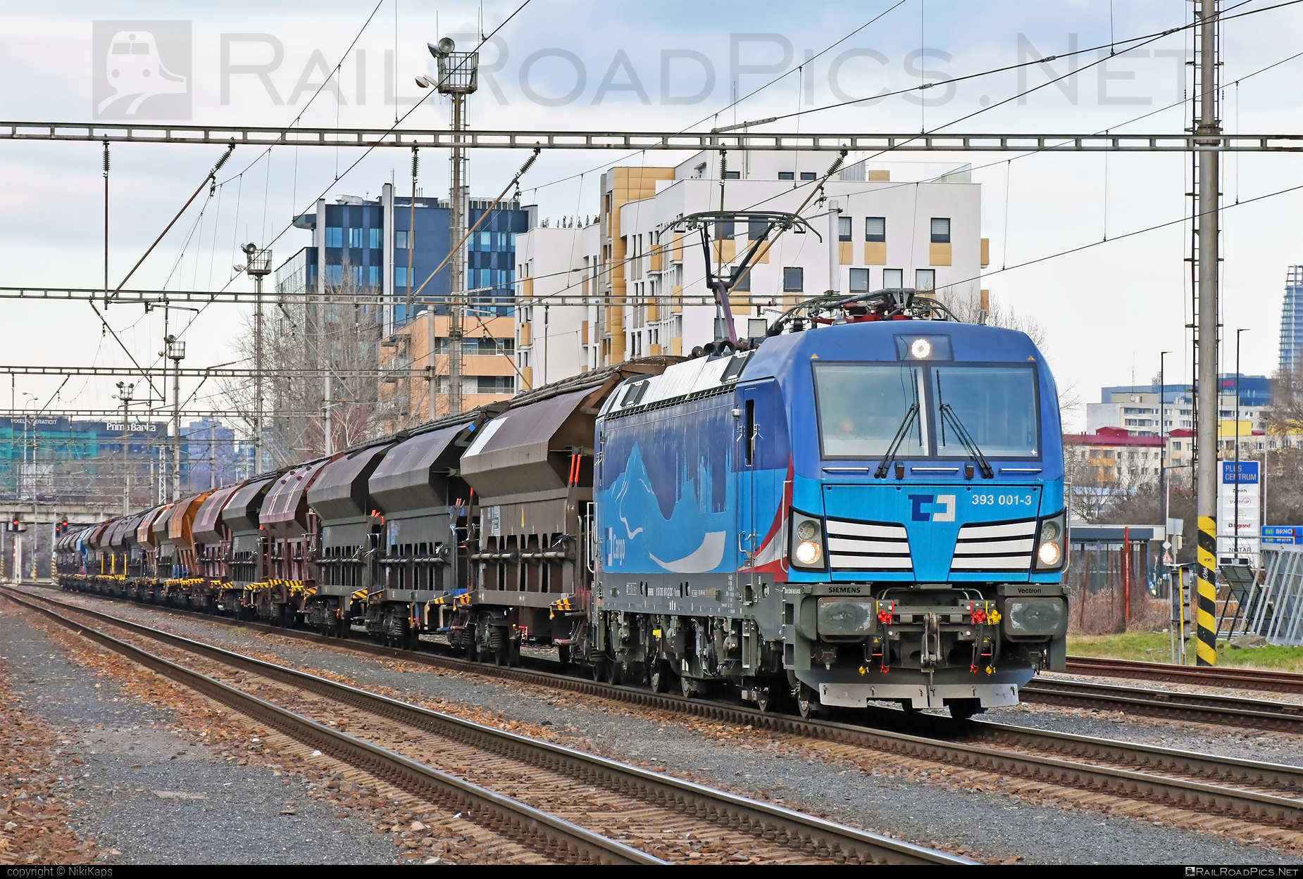 Siemens Vectron AC DPM - 393 001-3 operated by ČD Cargo, a.s. #cdcargo #hopperwagon #siemens #siemensVectron #siemensVectronACDPM #vectron #vectronACDPM