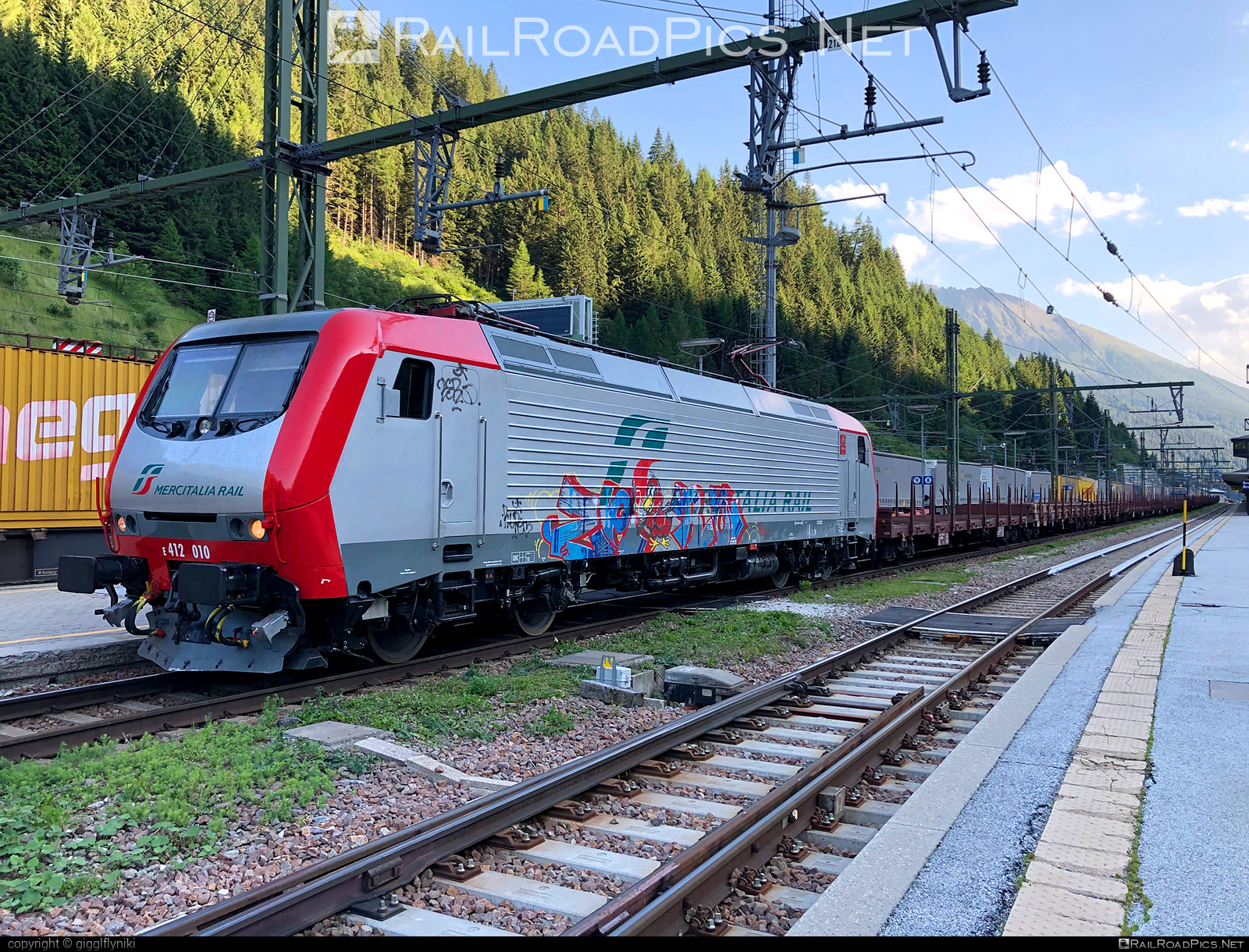 FS Class E.412 - E412 010 operated by Mercitalia Rail S.r.l. #e412 #ferroviedellostato #flatwagon #fs #fsClassE412 #fsitaliane #graffiti #mercitalia