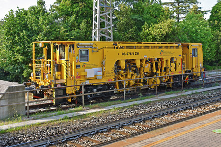 Plasser & Theurer Plassermatic 08-275/4 ZW-Y - Unknown vehicle ID operated by Mercitalia Shunting & Terminal S.r.l.