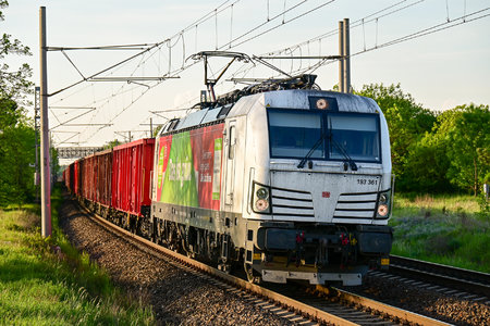 Siemens Vectron MS - 193 361 operated by DB Cargo AG