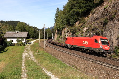 Siemens ES 64 U2 - 1016 006 operated by Rail Cargo Austria AG