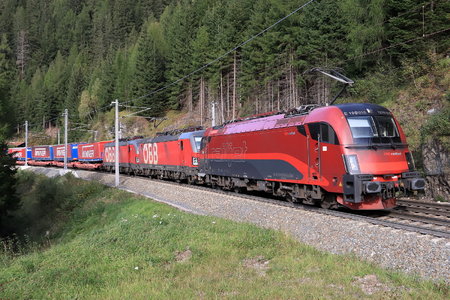Siemens ES 64 U4 - 1216 016 operated by Rail Cargo Austria AG