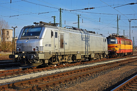 Alstom Prima EL2U/4 (SNCF Class BB 27000) - 491 002 operated by Akiem SAS