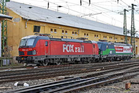 Siemens Vectron AC - 193 966 operated by FOXrail Zrt.