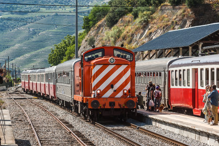 CP Class 1400 - 1427 operated by CP - Comboios de Portugal, E.P.E.