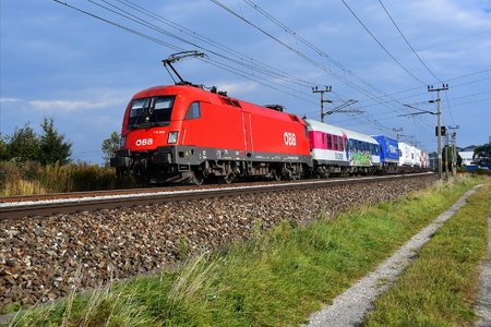 Siemens ES 64 U2 - 1116 066 operated by Rail Cargo Austria AG