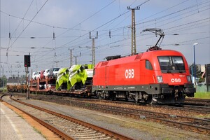 Siemens ES 64 U2 - 1016 046 operated by Rail Cargo Austria AG