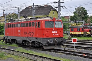 ÖBB Class 1042 - 1042 054 operated by Österreichische Bundesbahnen
