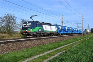 Siemens Vectron MS - 193 952 operated by Salzburger Eisenbahn Transportlogistik GmbH