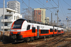 Siemens Desiro ML - 4744 013 operated by Österreichische Bundesbahnen