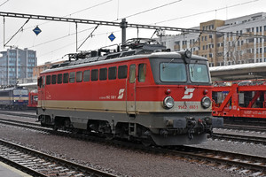 SGP ÖBB Class 1142 - 1142 668-1 operated by Rail Cargo Austria AG