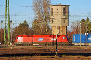 Siemens ES 64 U2 - 1116 015 operated by Rail Cargo Hungaria ZRt.