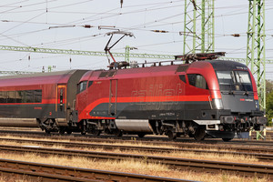 Siemens ES 64 U2 - 1116 211 operated by Österreichische Bundesbahnen