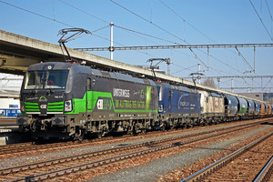 Siemens Vectron AC - 193 275 operated by TXLogistik