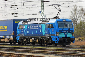 Siemens Vectron AC - 193 813 operated by Retrack GmbH & Co. KG