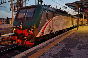 Bombardier TRAXX P160 DCP - E 464.256 operated by TRENORD