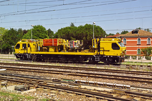 Tesmec OCPD001 - 131 093-0 operated by Rete Ferroviaria Italiana