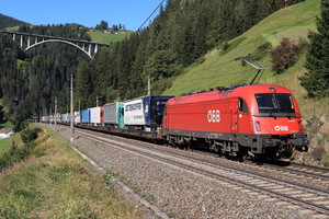 Siemens ES 64 U4 - 1216 004 operated by Rail Cargo Austria AG