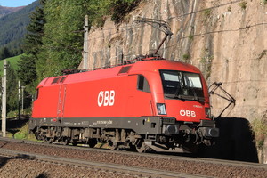 Siemens ES 64 U2 - 1116 043 operated by Österreichische Bundesbahnen