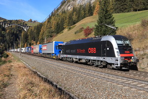 Siemens ES 64 U4 - 1216 025 operated by Rail Cargo Austria AG