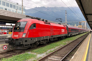 Siemens ES 64 U2 - 1116 271 operated by Österreichische Bundesbahnen