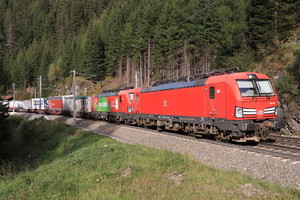 Siemens Vectron MS - 193 334 operated by DB Cargo AG