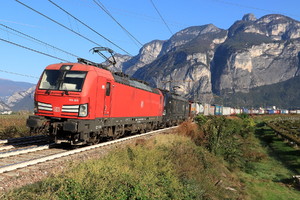 Siemens Vectron MS - 193 305 operated by DB Cargo AG