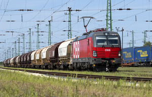 Siemens Vectron MS - 1293 049 operated by Rail Cargo Hungaria ZRt.