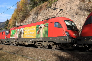 Siemens ES 64 U2 - 1116 165 operated by Österreichische Bundesbahnen