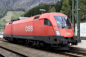 Siemens ES 64 U2 - 1116 192 operated by Österreichische Bundesbahnen