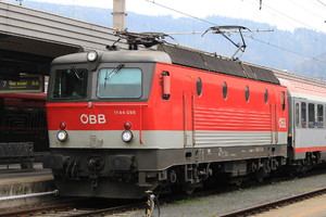 SGP ÖBB Class 1144 - 1144 086 operated by Österreichische Bundesbahnen