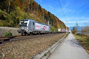 Siemens Vectron AC - 193 806-7 operated by TXLogistik