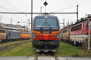 Siemens Vectron MS - 383 221-9 operated by LOKORAIL, a.s.