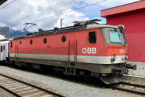 SGP ÖBB Class 1144 - 1144 013 operated by Österreichische Bundesbahnen