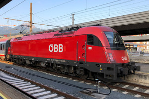 Siemens ES 64 U4 - 1216 011 operated by Österreichische Bundesbahnen