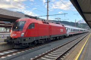 Siemens ES 64 U2 - 1016 028 operated by Österreichische Bundesbahnen
