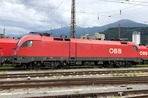 Siemens ES 64 U2 - 1016 035 operated by Österreichische Bundesbahnen