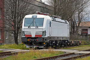 Siemens Vectron MS - 383 302-7 operated by LOKORAIL, a.s.