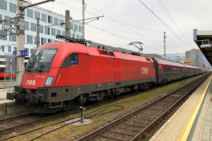 Siemens ES 64 U2 - 1116 049 operated by Österreichische Bundesbahnen