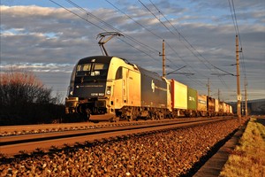 Siemens ES 64 U4 - 1216 952 operated by Wiener Lokalbahnen Cargo GmbH