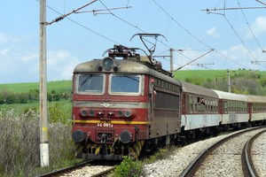 Škoda 68E - 44 081.8 operated by Chemin de fer de l'Etat bulgare - Bulgarski Durzhavni Zheleznitsi