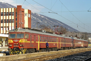 RVR ER25 - 32 153.9 operated by Chemin de fer de l'Etat bulgare - Bulgarski Durzhavni Zheleznitsi