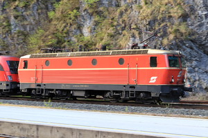 ÖBB Class 1144 - 1144 040 operated by Österreichische Bundesbahnen