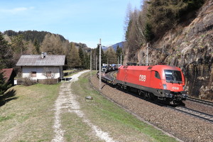 Siemens ES 64 U2 - 1016 017 operated by Rail Cargo Austria AG