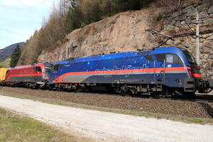 Siemens ES 64 U4 - 1216 012 operated by Rail Cargo Austria AG