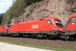 Siemens ES 64 U2 - 1116 046 operated by Österreichische Bundesbahnen