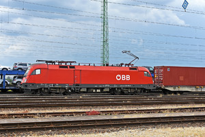 Siemens ES 64 U2 - 1116 108 operated by Rail Cargo Austria AG