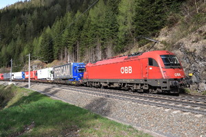 Siemens ES 64 U4 - 1216 007 operated by Rail Cargo Austria AG
