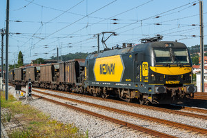 Siemens ES 46 B1-A - 4725 operated by MEDWAY - Operador Ferroviário e Logistico de Mercadorias, SA