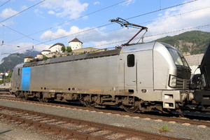 Siemens Vectron AC - 193 827 operated by TXLogistik